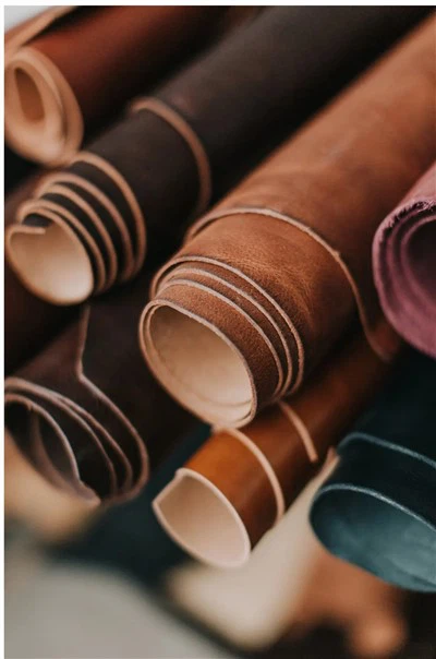 Mikrofiber tabanlı şapkalar kafada nasıl bir his bırakıyor?